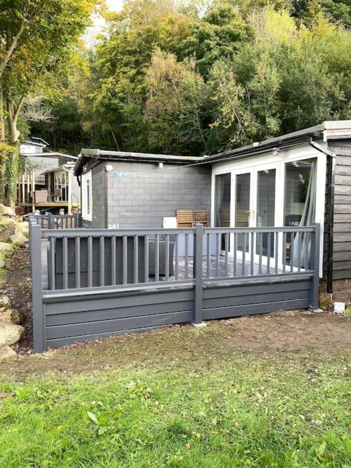 Stunning 3 Bed Riverside Cabin In Snowdonia Caeathro エクステリア 写真
