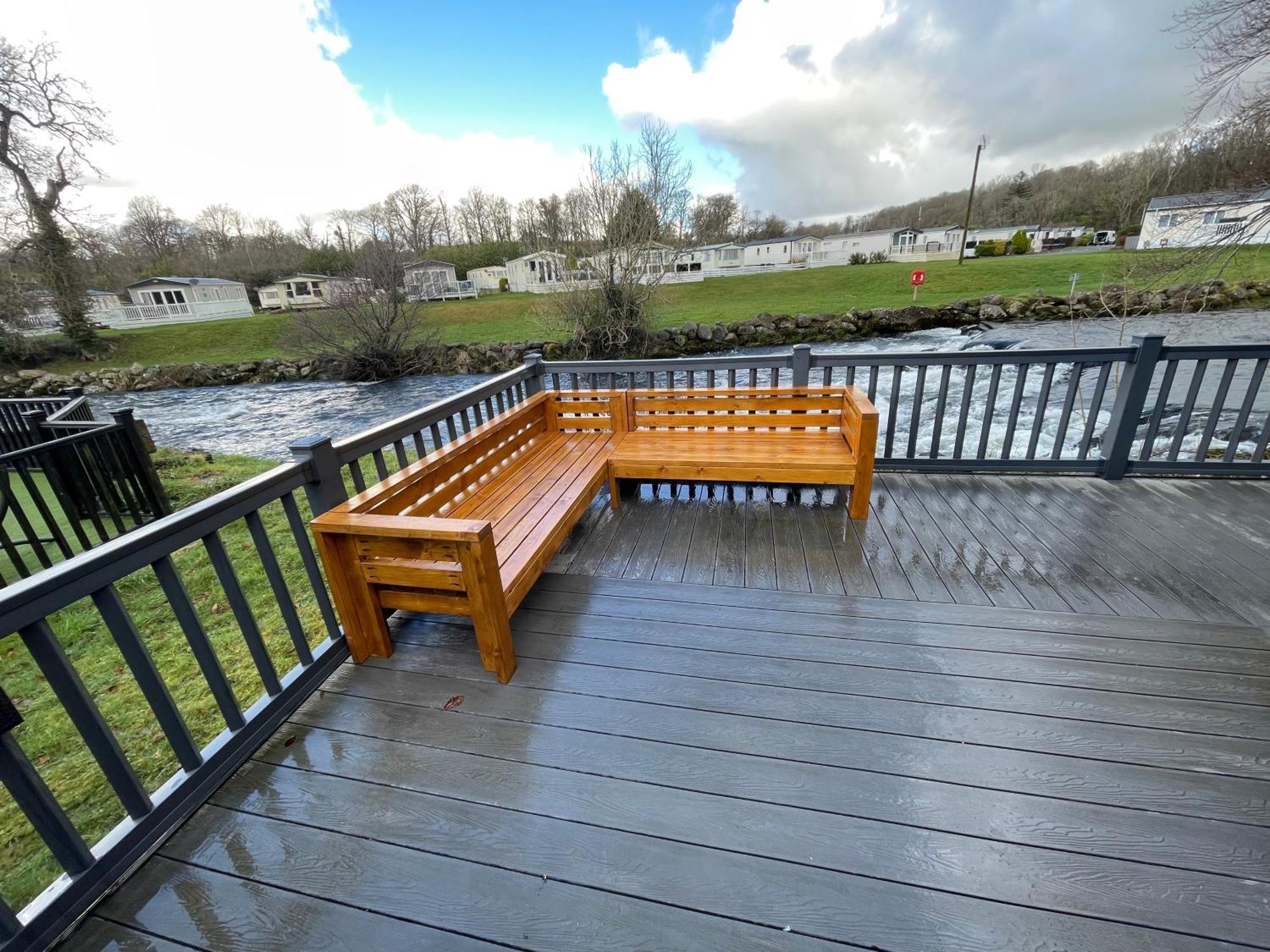 Stunning 3 Bed Riverside Cabin In Snowdonia Caeathro エクステリア 写真